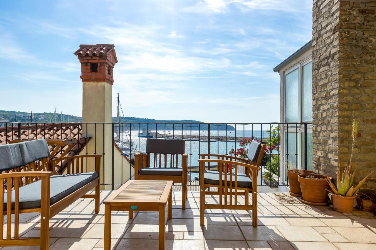 Vila Adriana Izola Bagian luar foto